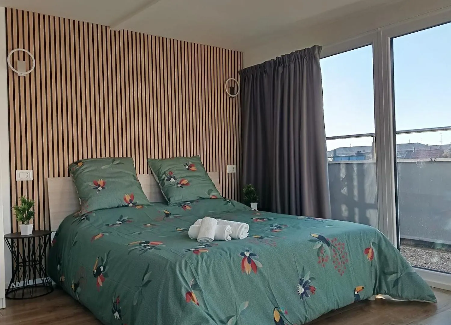 Sky View Apartment With Swimming Pool, Ac, Wifi, M2 Милан 0*,